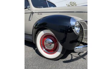 Ford-Deluxe-1940-Black-amp-Gray-Gray-Black-and-Red-60
