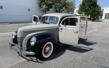 Ford-Deluxe-1940-Black-amp-Gray-Gray-Black-and-Red-62