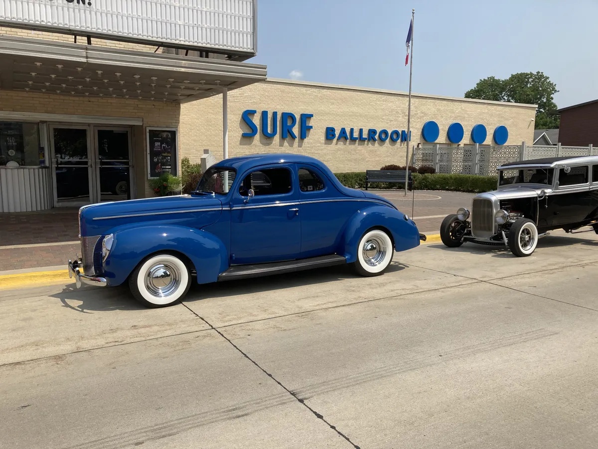 Ford-Deluxe-1940-Blue-Blue-16