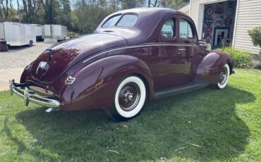 Ford-Deluxe-1940-Coupe-10