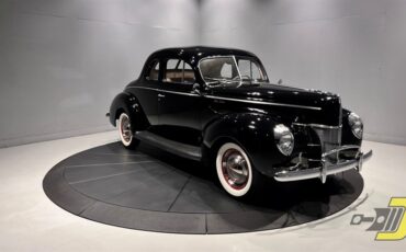 Ford-Deluxe-1940-Coupe-12
