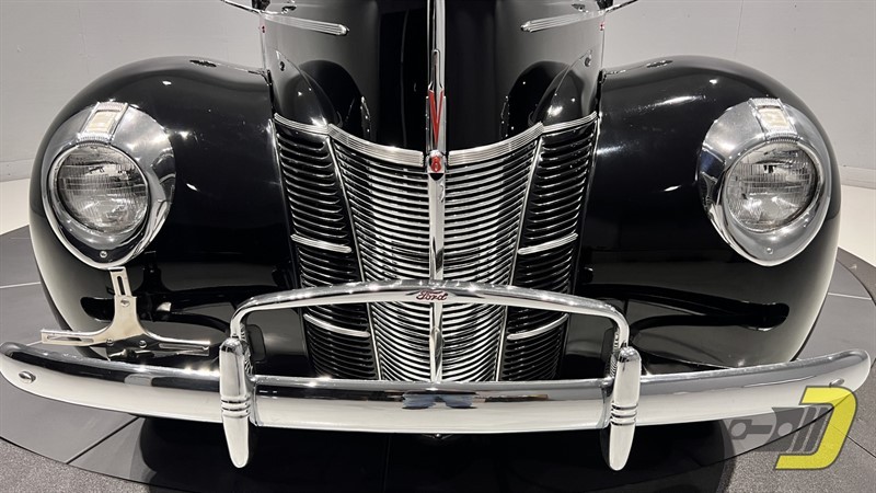 Ford-Deluxe-1940-Coupe-18