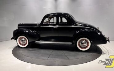 Ford-Deluxe-1940-Coupe-2