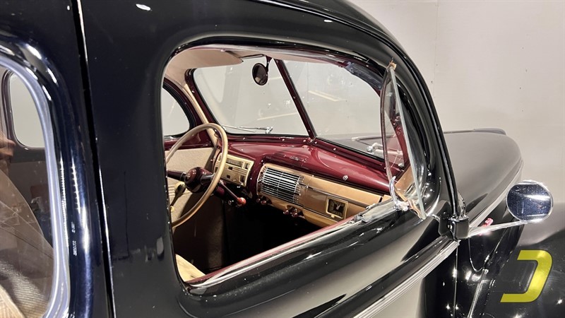 Ford-Deluxe-1940-Coupe-21