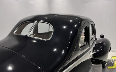 Ford-Deluxe-1940-Coupe-23