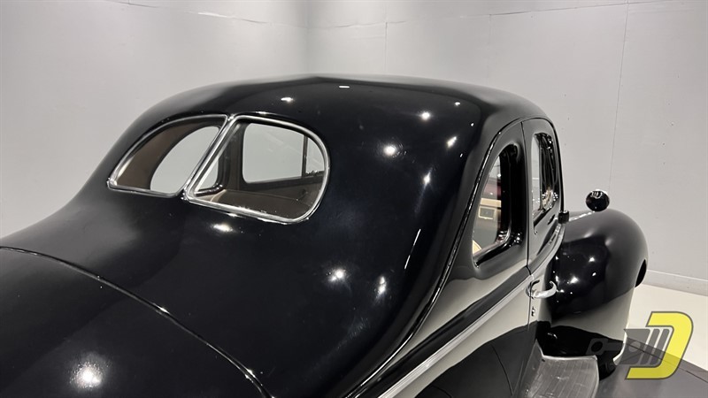Ford-Deluxe-1940-Coupe-23
