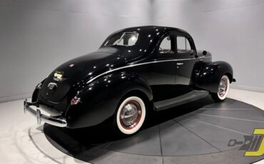 Ford-Deluxe-1940-Coupe-28
