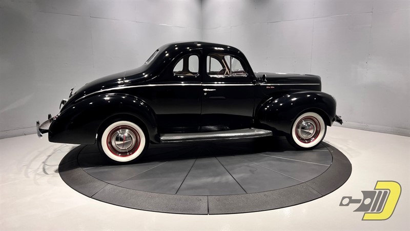 Ford-Deluxe-1940-Coupe-9