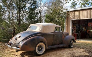 Ford-Deluxe-1940-Rusty-Black-Turquoise-14