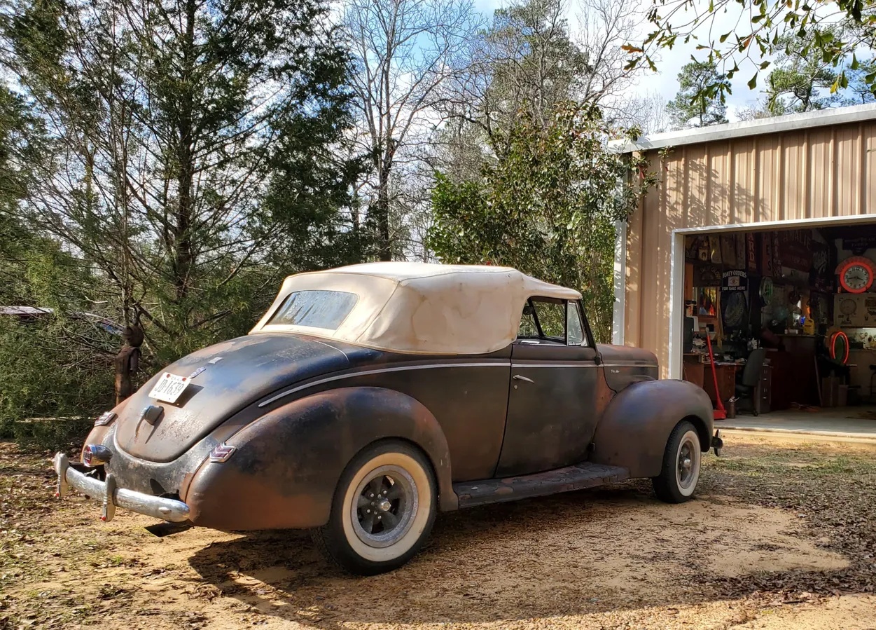 Ford-Deluxe-1940-Rusty-Black-Turquoise-14