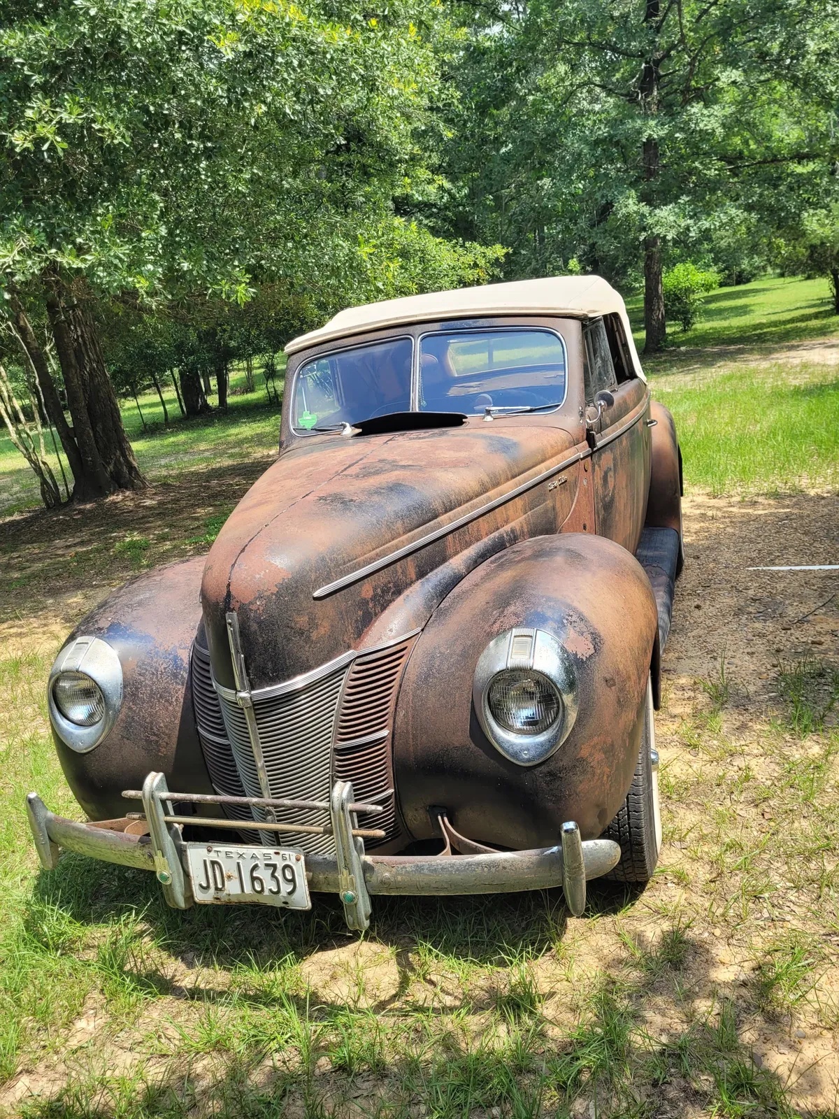 Ford-Deluxe-1940-Rusty-Black-Turquoise-15