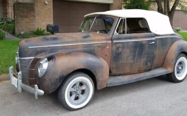 Ford-Deluxe-1940-Rusty-Black-Turquoise-16