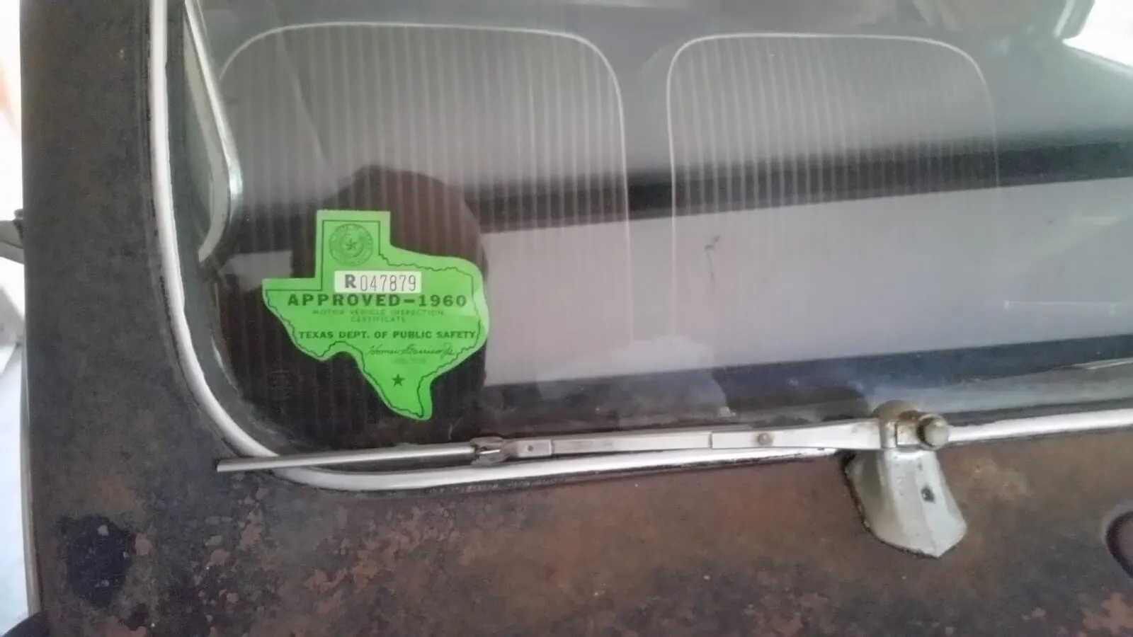 Ford-Deluxe-1940-Rusty-Black-Turquoise-19