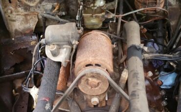 Ford-Deluxe-1940-Rusty-Black-Turquoise-5