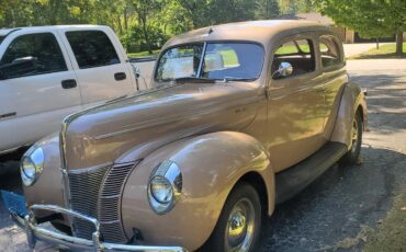 Ford-Deluxe-1940-Sahara-Tan-Brown