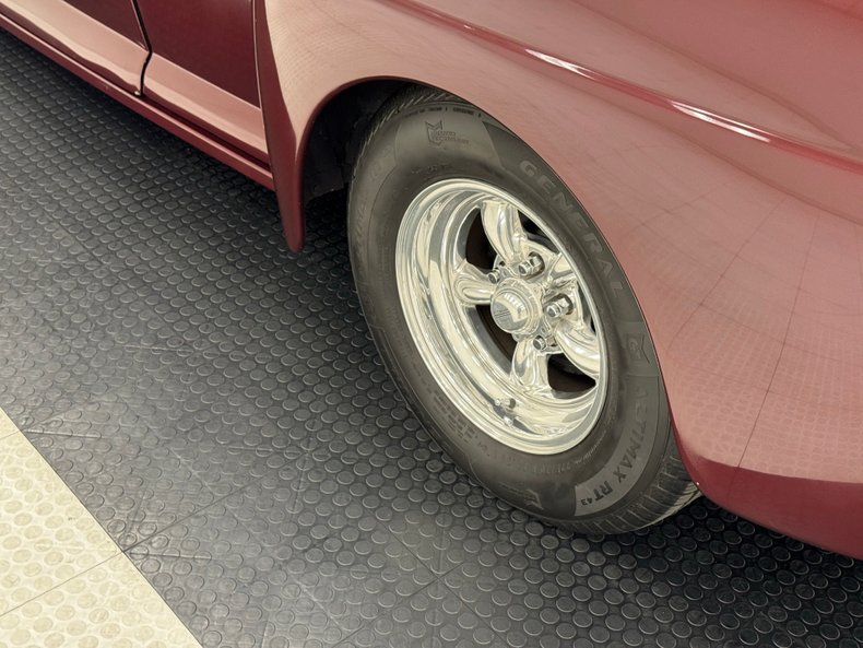 Ford-Deluxe-1948-Tordo-Red-Beige-21