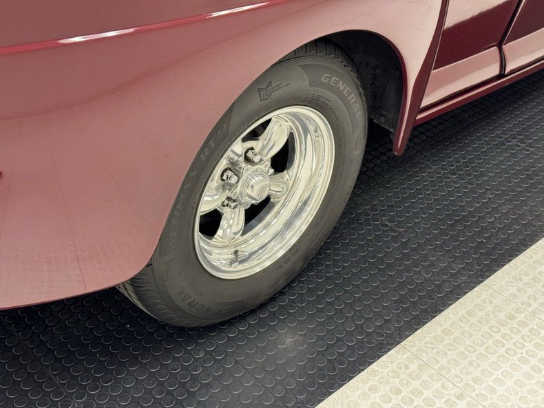 Ford-Deluxe-1948-Tordo-Red-Beige-24