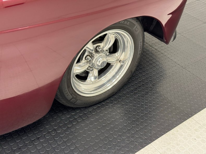 Ford-Deluxe-1948-Tordo-Red-Beige-25