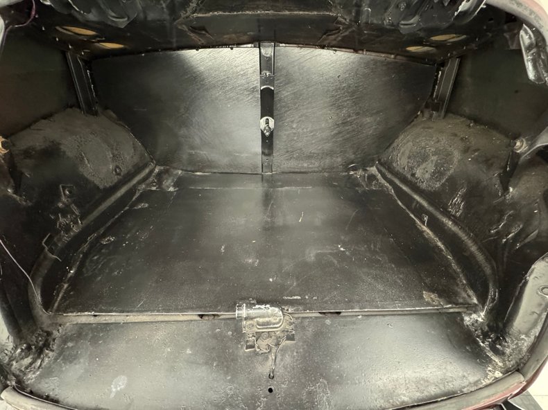 Ford-Deluxe-1948-Tordo-Red-Beige-32