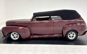 Ford-Deluxe-1948-Tordo-Red-Beige