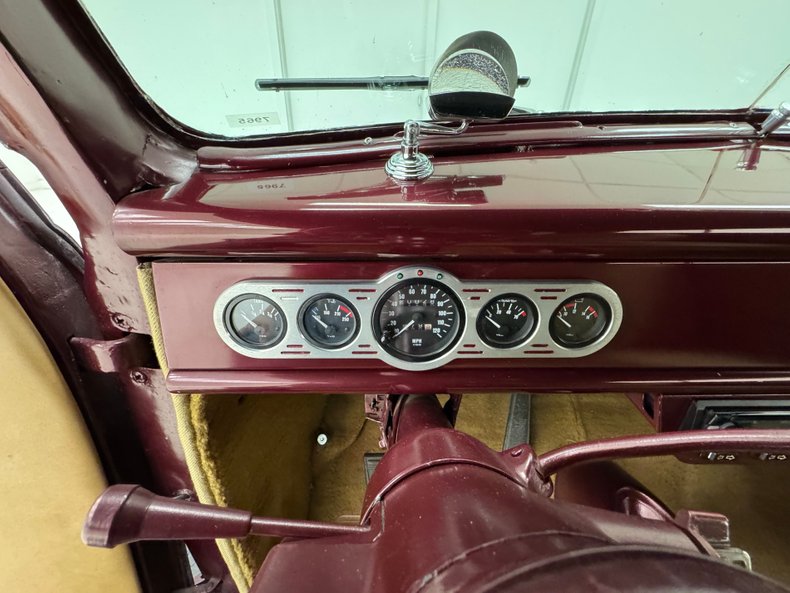 Ford-Deluxe-1948-Tordo-Red-Beige-44