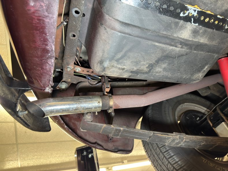 Ford-Deluxe-1948-Tordo-Red-Beige-5