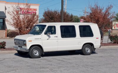 Ford E-Series Van 1990 Standard Passenger Van