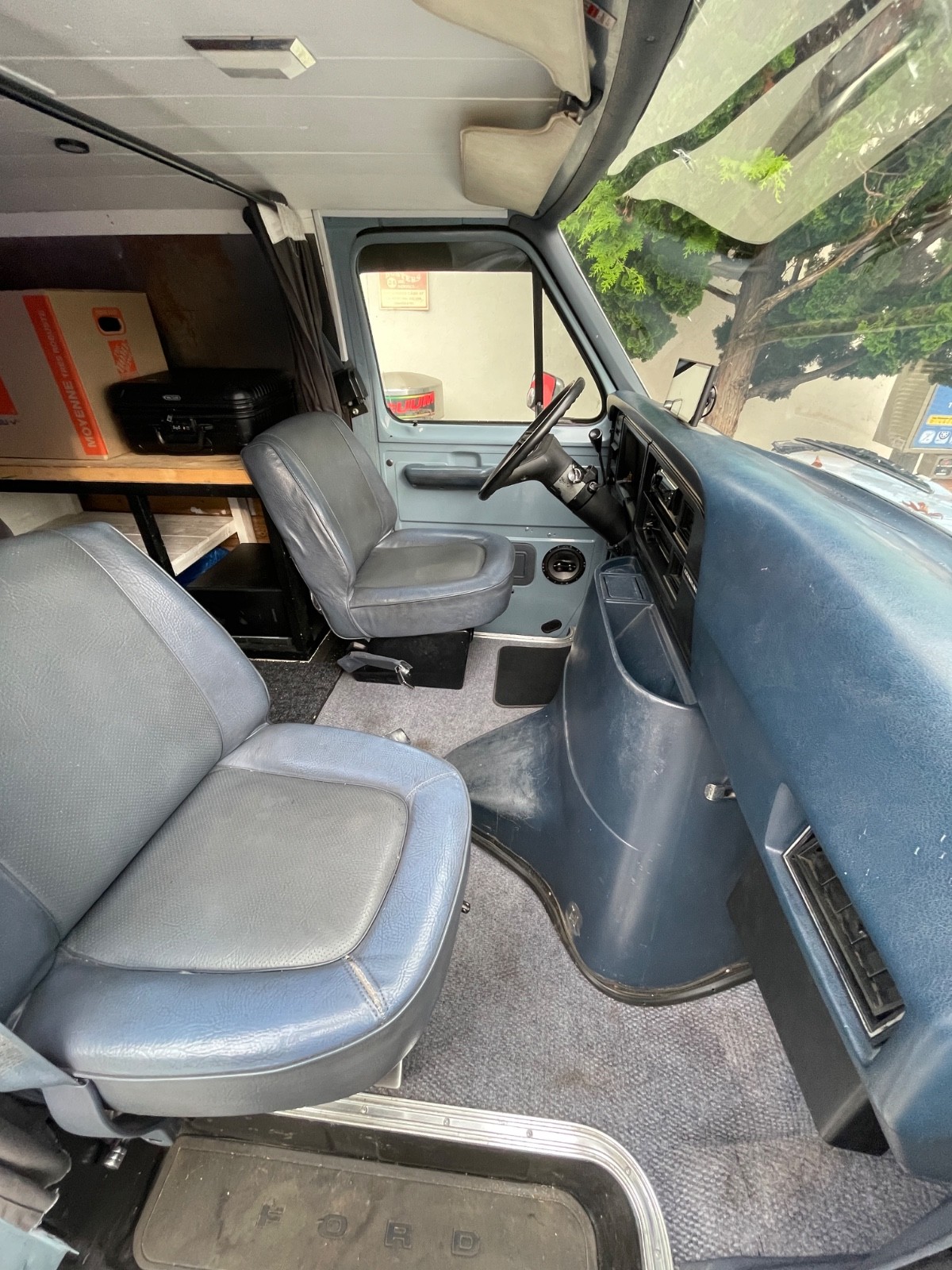 Ford-E-Series-Van-1990-Van-Camper-10