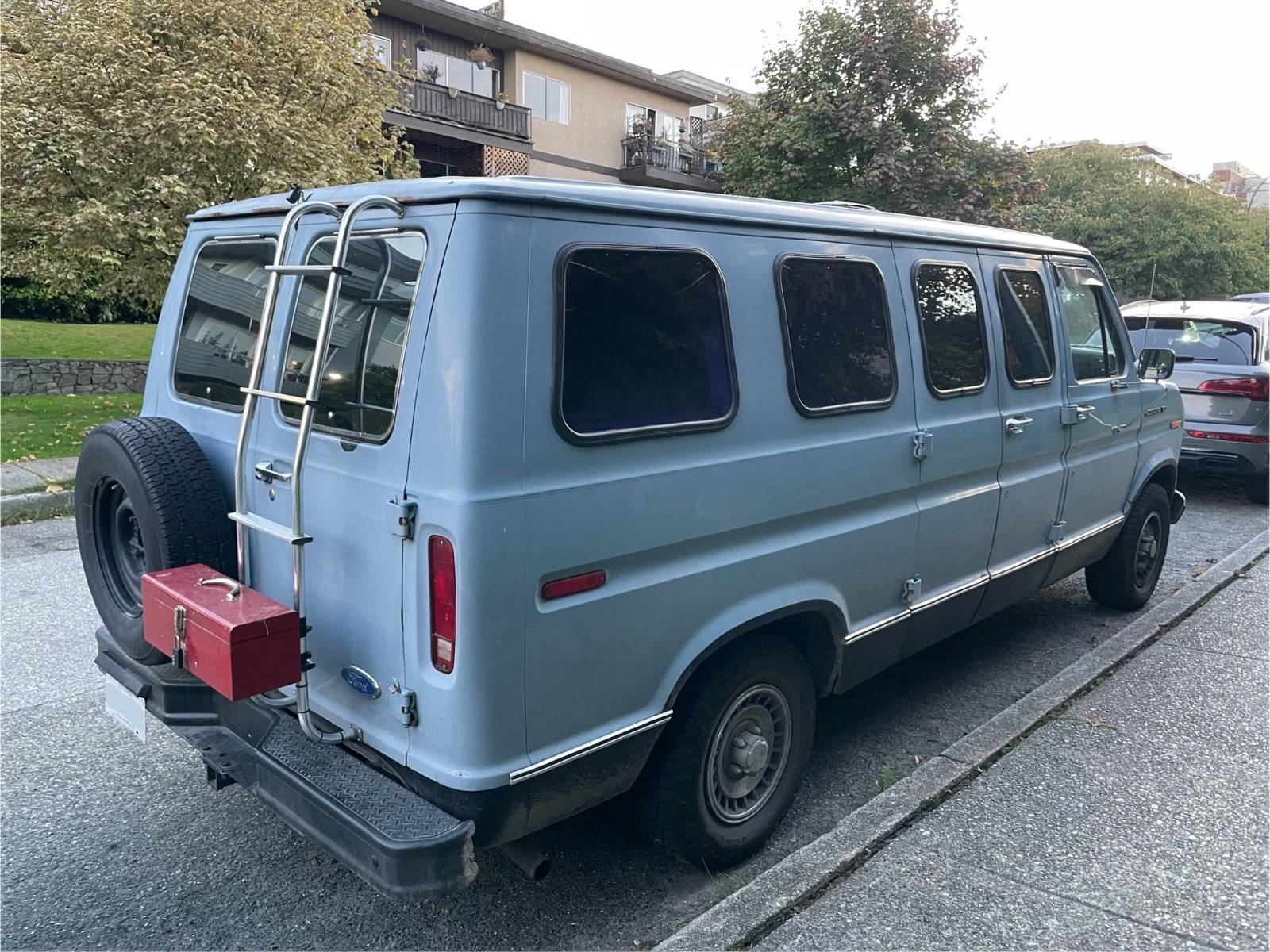 Ford-E-Series-Van-1990-Van-Camper-12