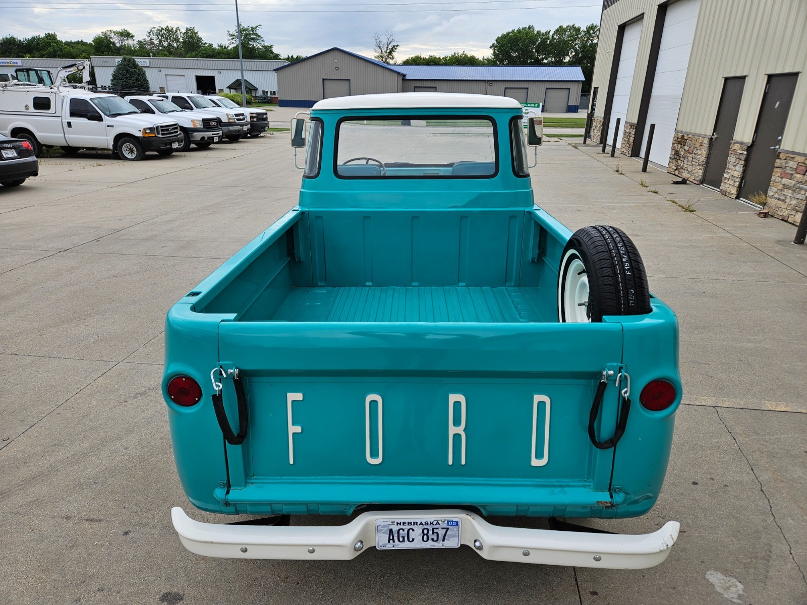Ford-Econoline-1961-Pickup-Truck-13