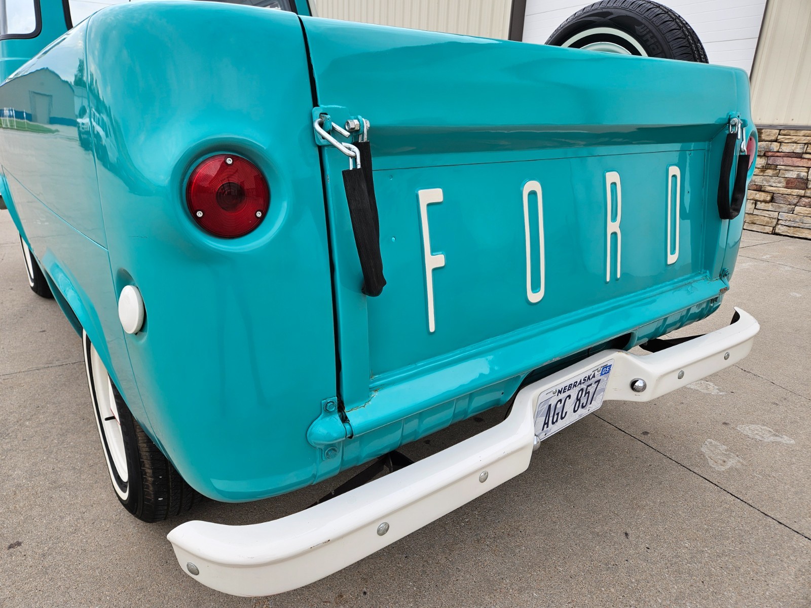 Ford-Econoline-1961-Pickup-Truck-16