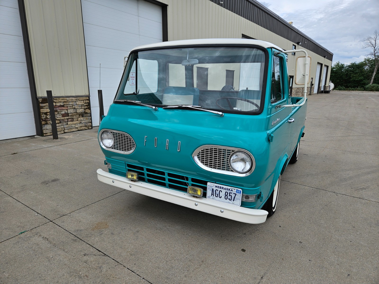 Ford-Econoline-1961-Pickup-Truck-2
