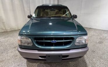 Ford-Explorer-1996-SUV-1