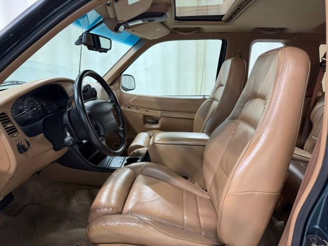 Ford-Explorer-1996-SUV-12