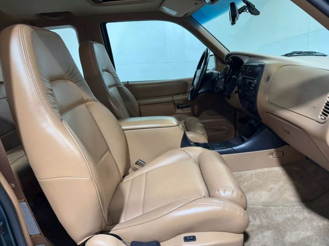 Ford-Explorer-1996-SUV-15