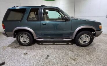 Ford-Explorer-1996-SUV-2