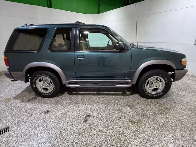 Ford-Explorer-1996-SUV-2