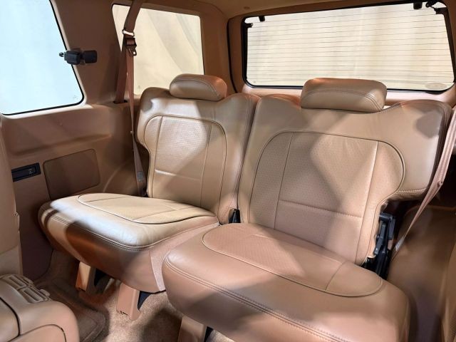 Ford-Explorer-1996-SUV-23