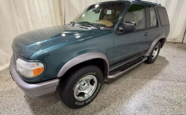 Ford-Explorer-1996-SUV-4