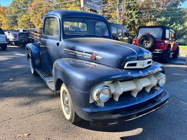 Ford-F-100-1952-Standard-Cab-Pickup-1