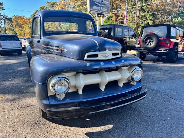 Ford-F-100-1952-Standard-Cab-Pickup-2