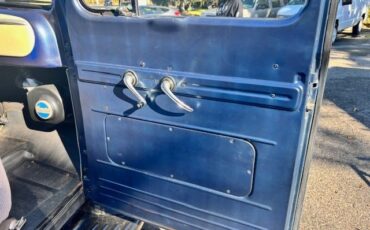 Ford-F-100-1952-Standard-Cab-Pickup-26