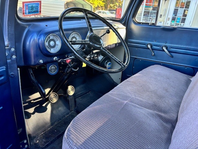 Ford-F-100-1952-Standard-Cab-Pickup-28