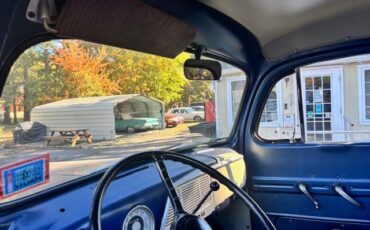 Ford-F-100-1952-Standard-Cab-Pickup-31
