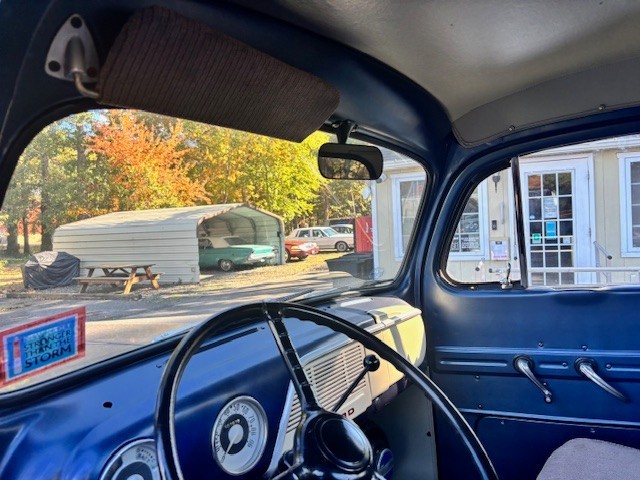 Ford-F-100-1952-Standard-Cab-Pickup-31