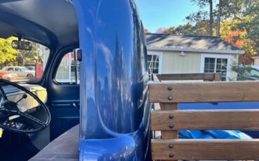 Ford-F-100-1952-Standard-Cab-Pickup-34