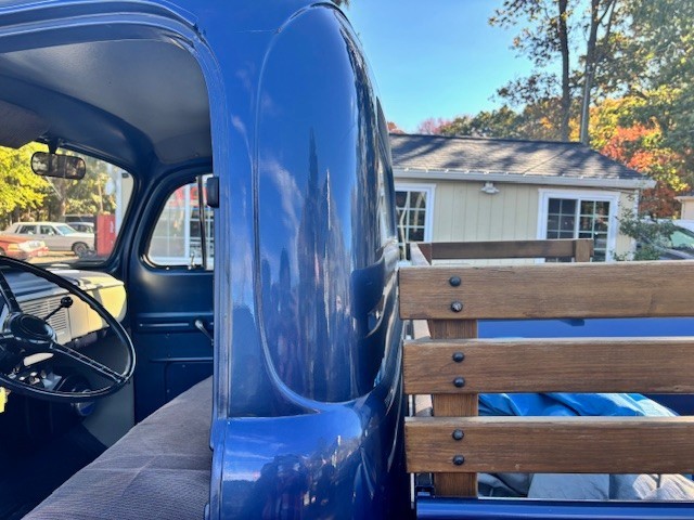 Ford-F-100-1952-Standard-Cab-Pickup-34