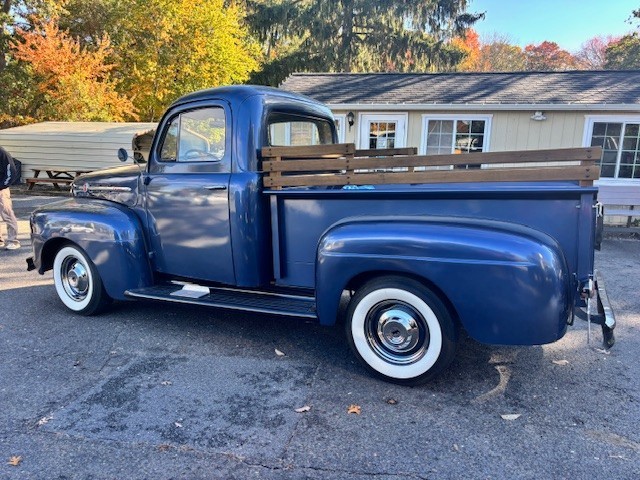 Ford-F-100-1952-Standard-Cab-Pickup-8