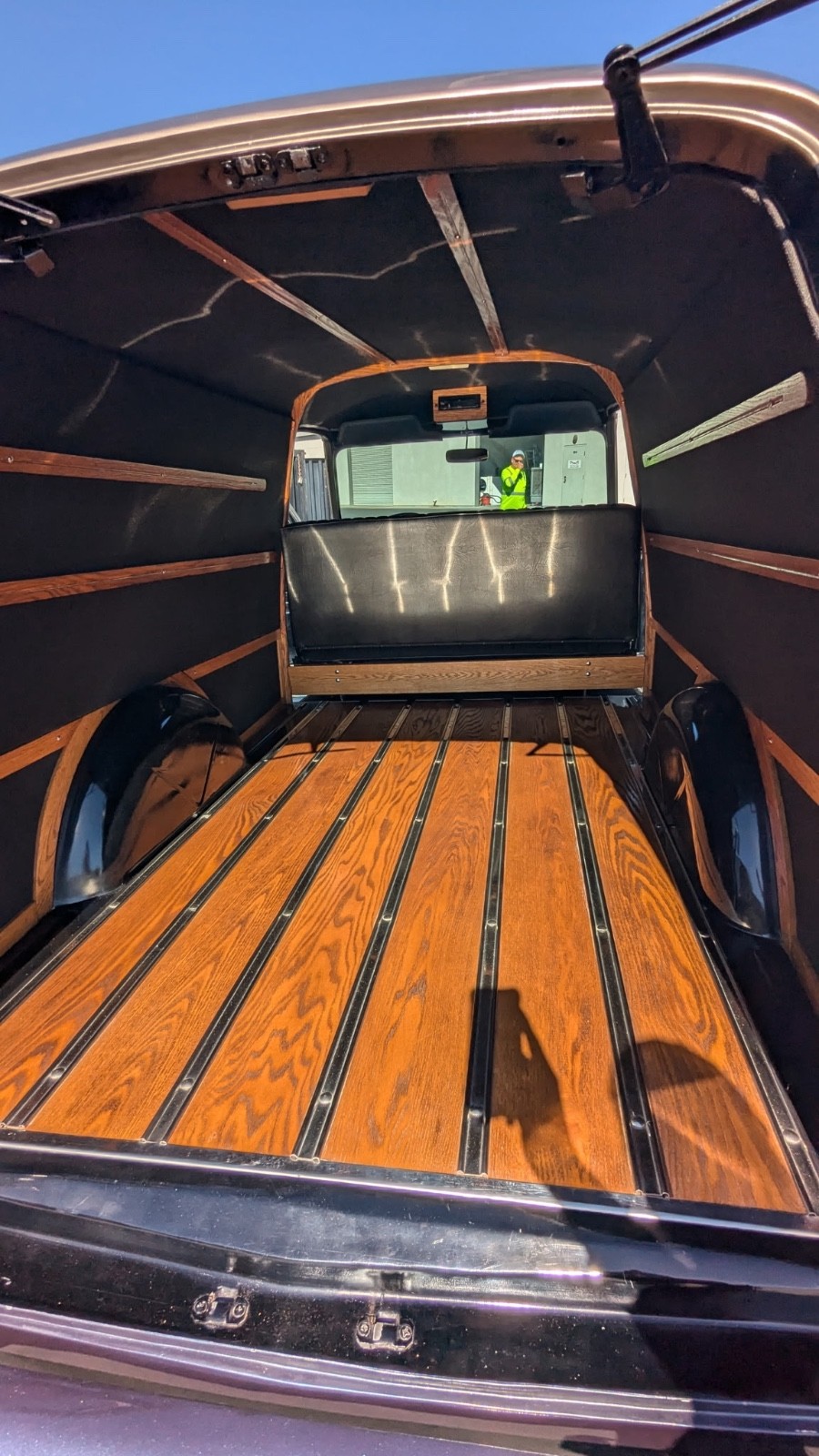 Ford-F-100-1953-Panel-Truck-12