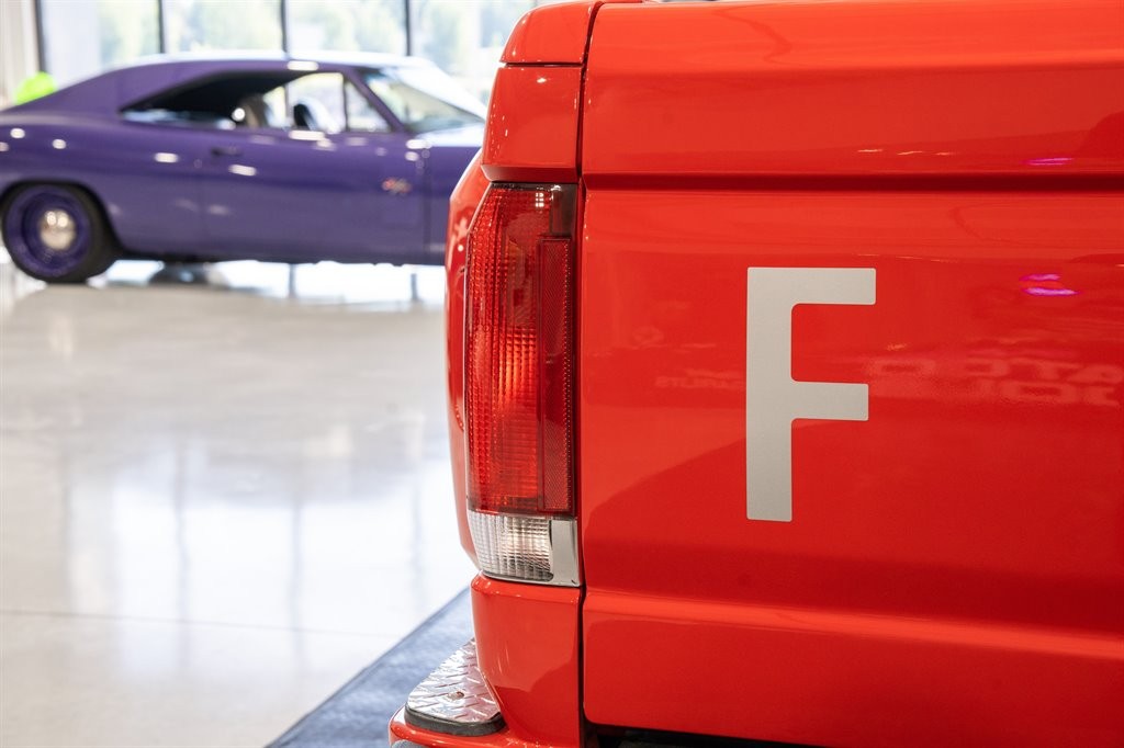 Ford-F-100-1965-Pickup-19